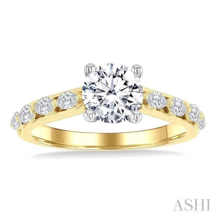 Round Shape Semi-Mount Diamond Engagement Ring