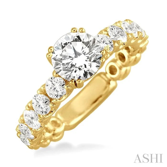 Round Shape Semi-Mount Diamond Engagement Ring