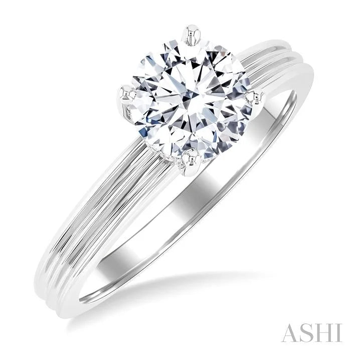 Round Shape Semi-Mount Diamond Engagement Ring