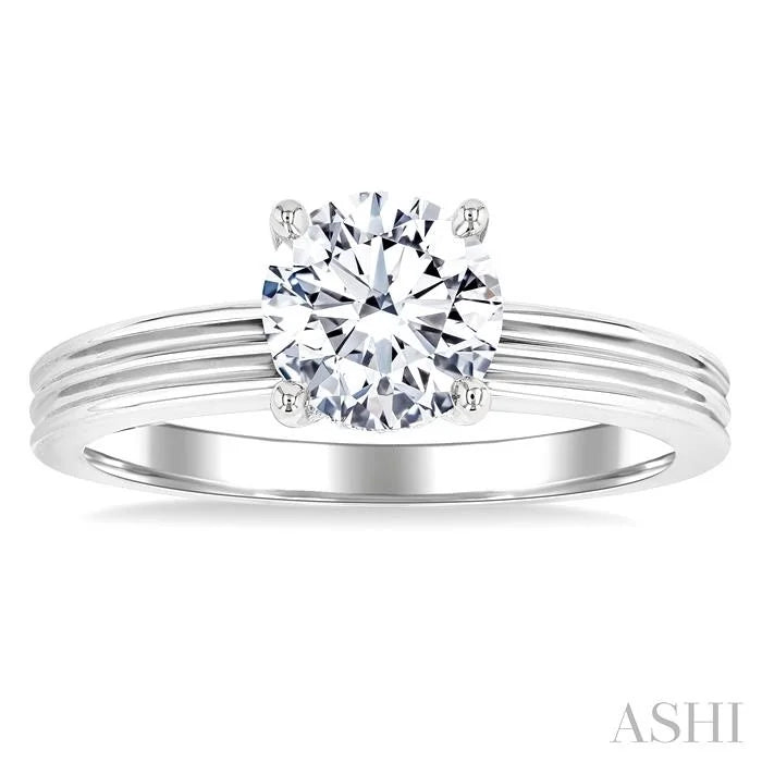 Round Shape Semi-Mount Diamond Engagement Ring