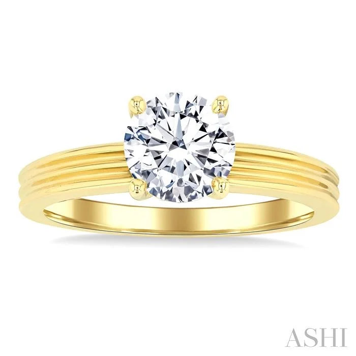 Round Shape Semi-Mount Diamond Engagement Ring
