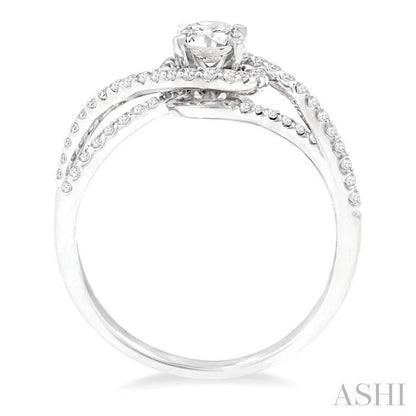 Round Shape Halo Diamond Engagement Ring