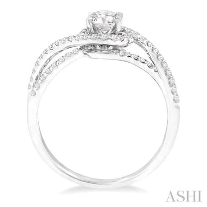 Round Shape Halo Diamond Engagement Ring