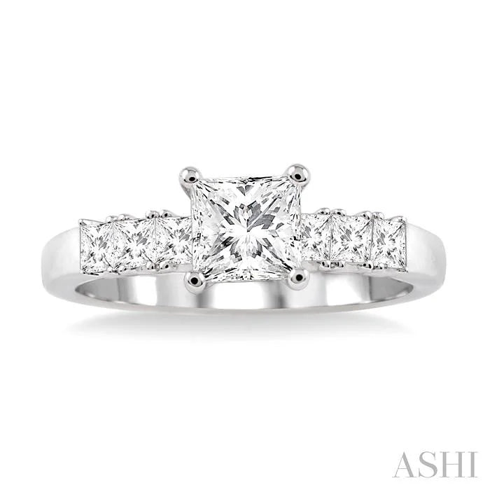 Princess Shape Diamond Engagement Ring