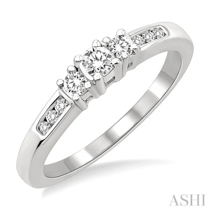 Round Shape Past Present & Future Diamond Engagement Ring