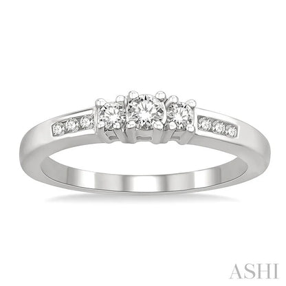 Round Shape Past Present & Future Diamond Engagement Ring