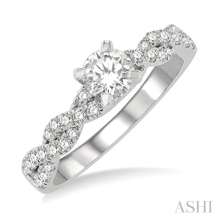 Round Shape Diamond Engagement Ring