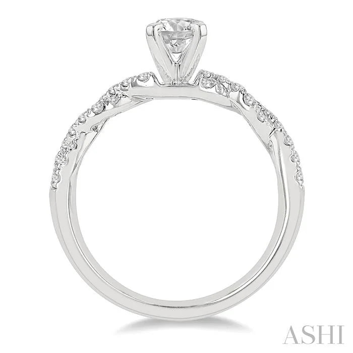 Round Shape Diamond Engagement Ring