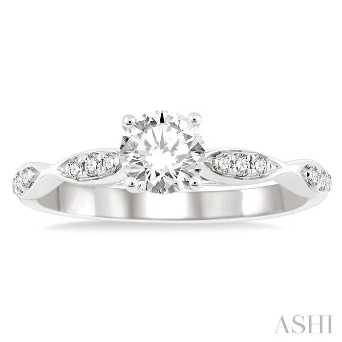 Round Shape Semi-Mount Diamond Engagement Ring