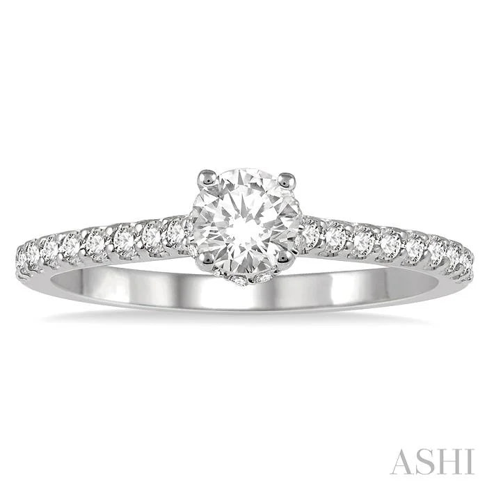 Round Shape Diamond Engagement Ring