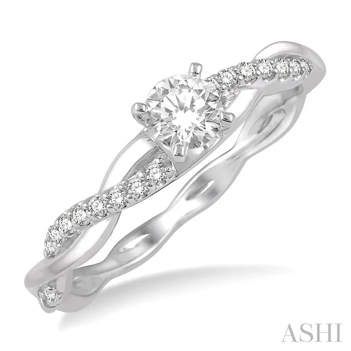 Round Shape Diamond Engagement Ring