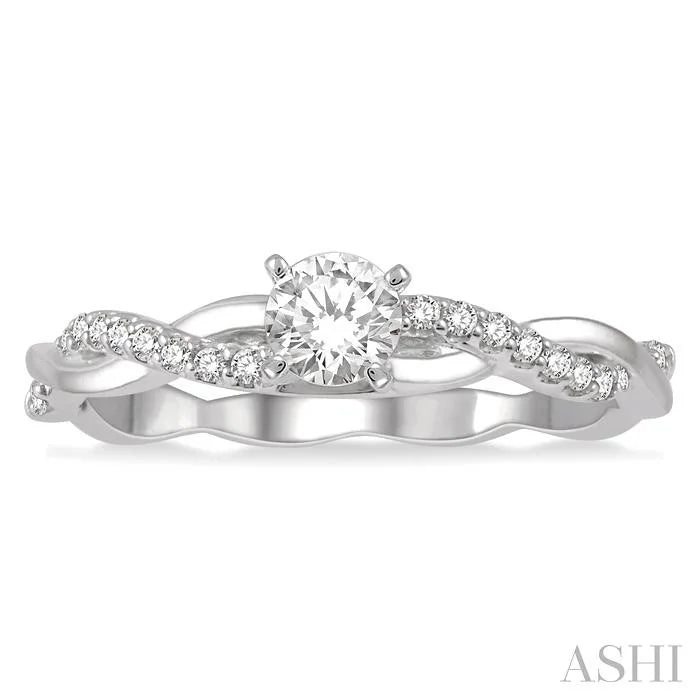 Round Shape Diamond Engagement Ring