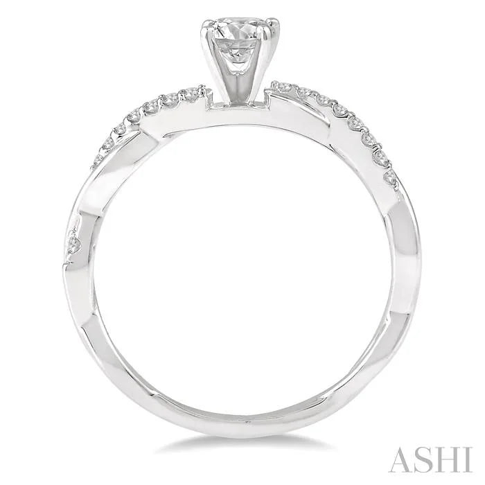 Round Shape Diamond Engagement Ring