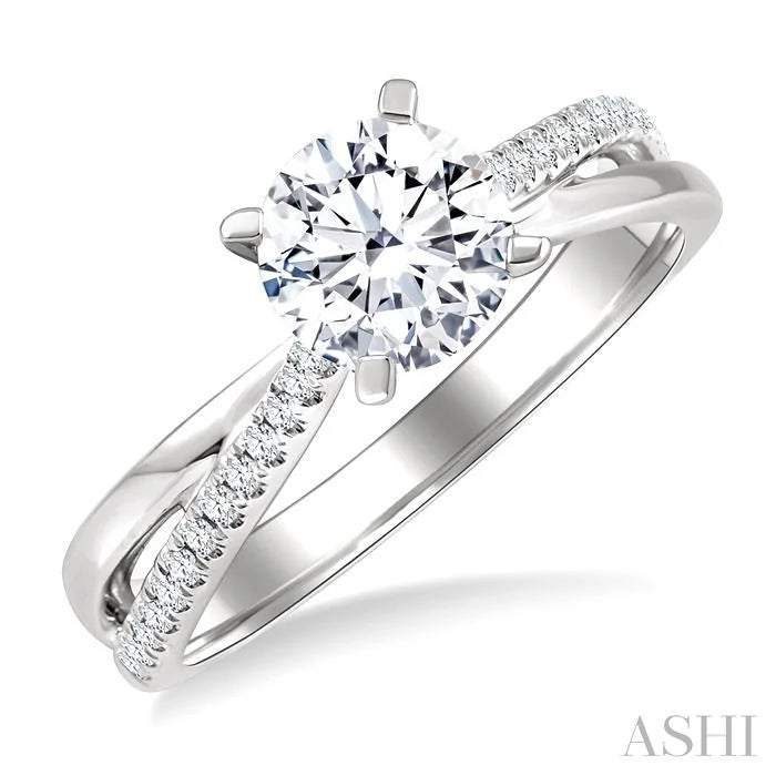 Round Shape Semi-Mount Diamond Engagement Ring
