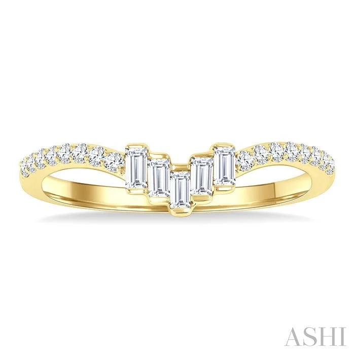 Chevron Baguette Diamond Wedding Band