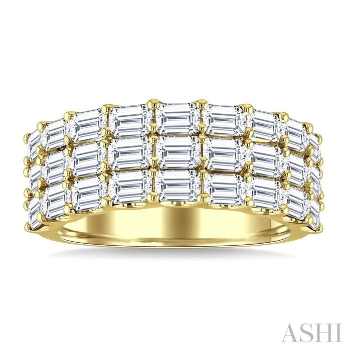 Bold Emerald Shape 3 Row Diamond Band