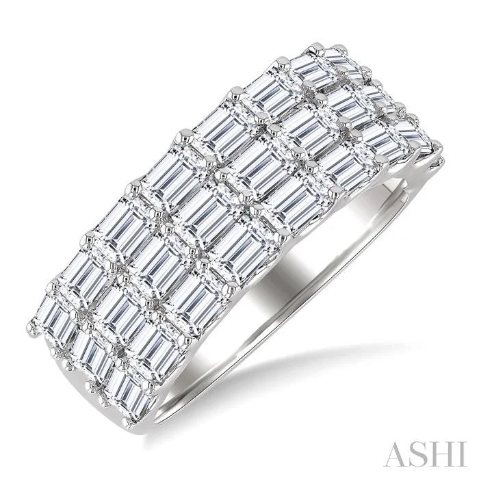Bold Emerald Shape 3 Row Diamond Band