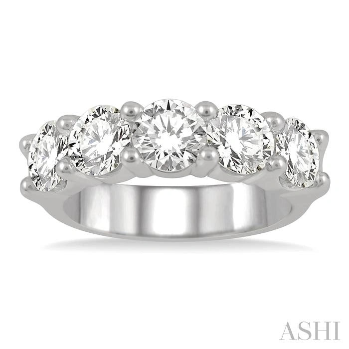 Round Shape 5 Stone Diamond Wedding Band