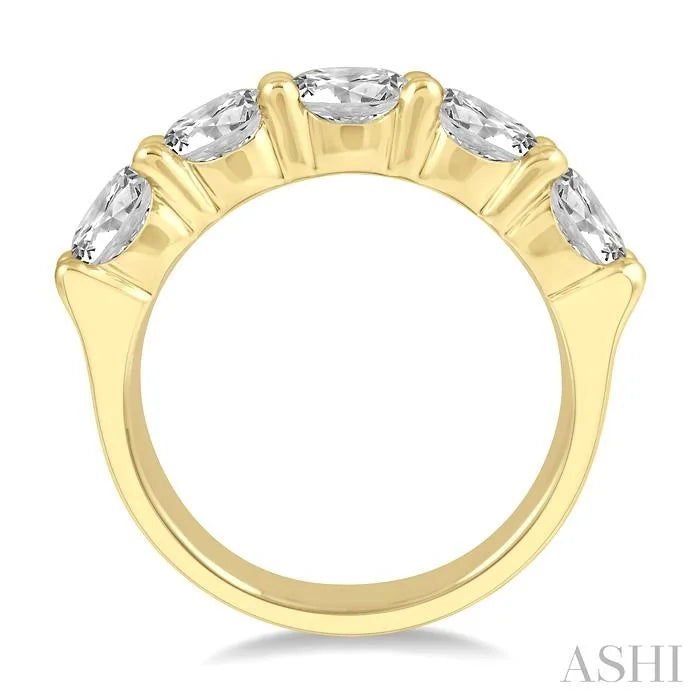 Round Shape 5 Stone Diamond Wedding Band