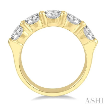 Round Shape 5 Stone Diamond Wedding Band