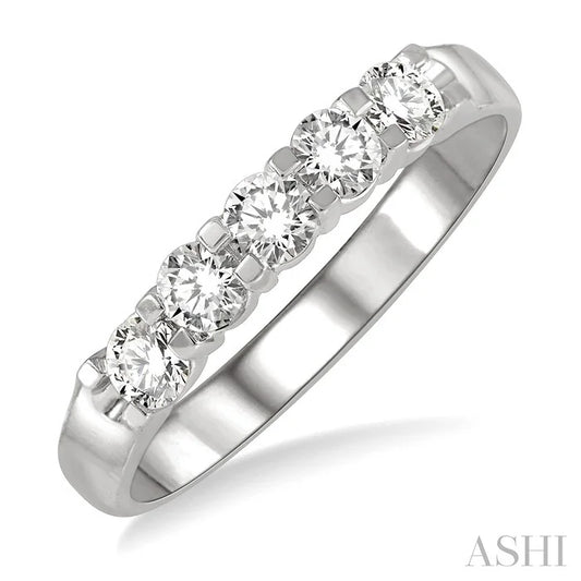 Round Shape 5 Stone Diamond Wedding Band
