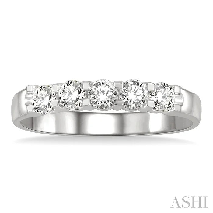 Round Shape 5 Stone Diamond Wedding Band
