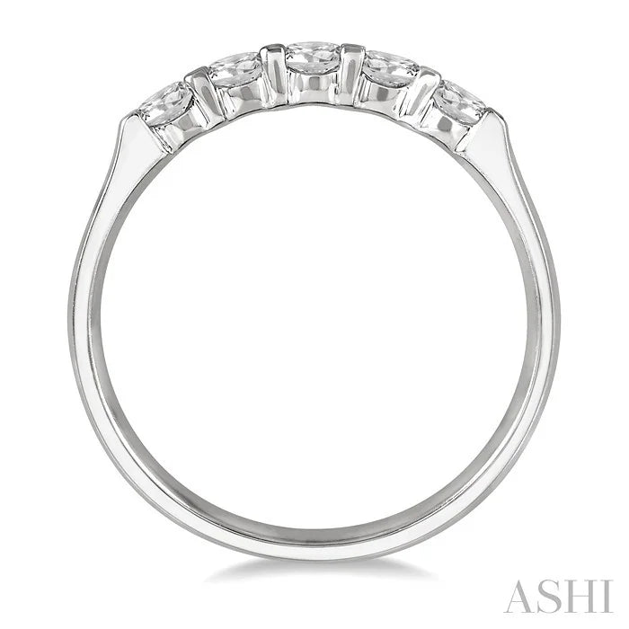 Round Shape 5 Stone Diamond Wedding Band
