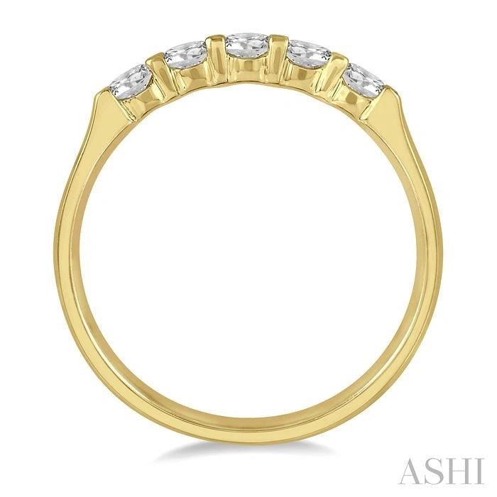 Round Shape 5 Stone Diamond Wedding Band