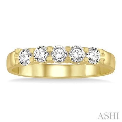 Round Shape 5 Stone Diamond Wedding Band