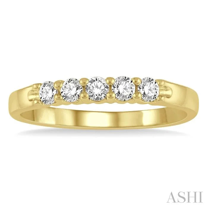 Round Shape 5 Stone Diamond Wedding Band