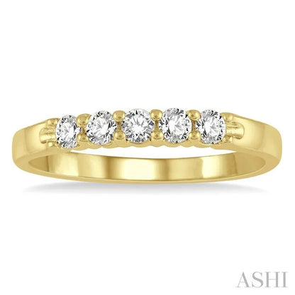 Round Shape 5 Stone Diamond Wedding Band
