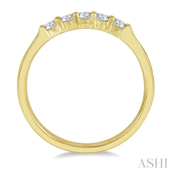 Round Shape 5 Stone Diamond Wedding Band