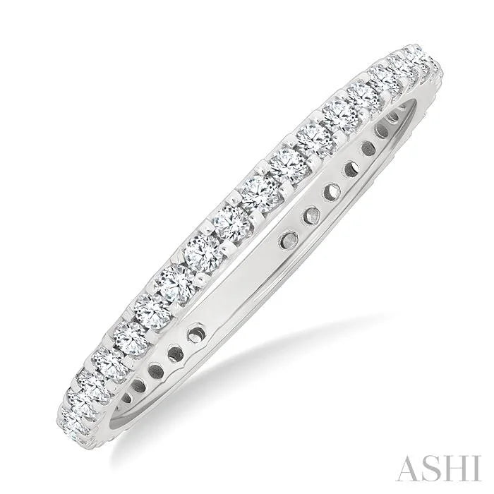 Round Shape Eternity Diamond Wedding Band