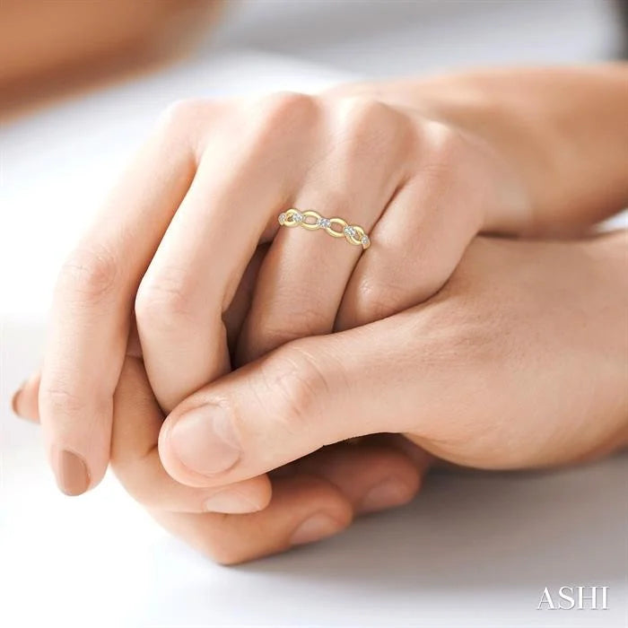 Stackable Oval Shape Link Diamond Fashion Band