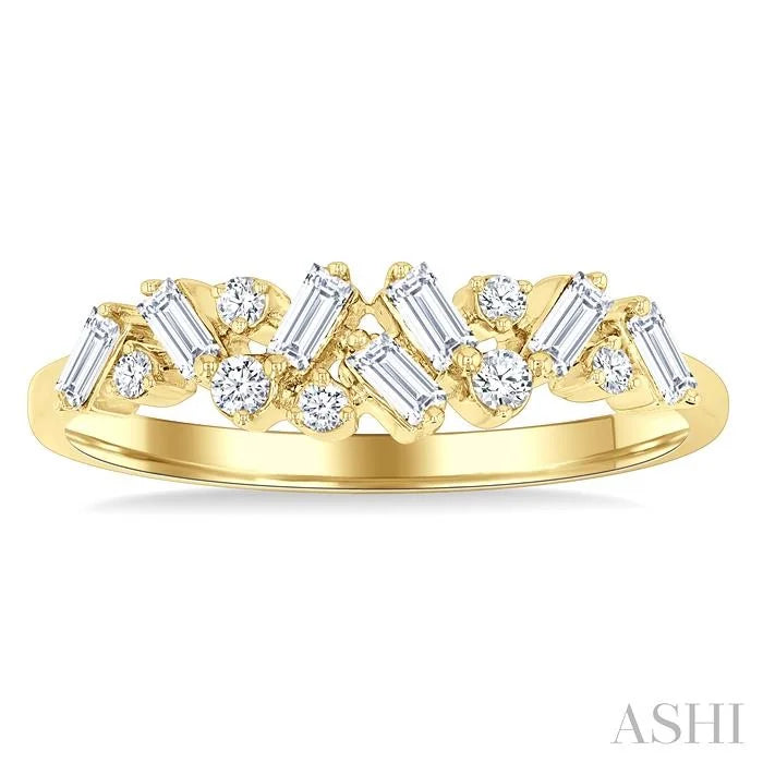 Stackable Scatter Baguette Diamond Fashion Band
