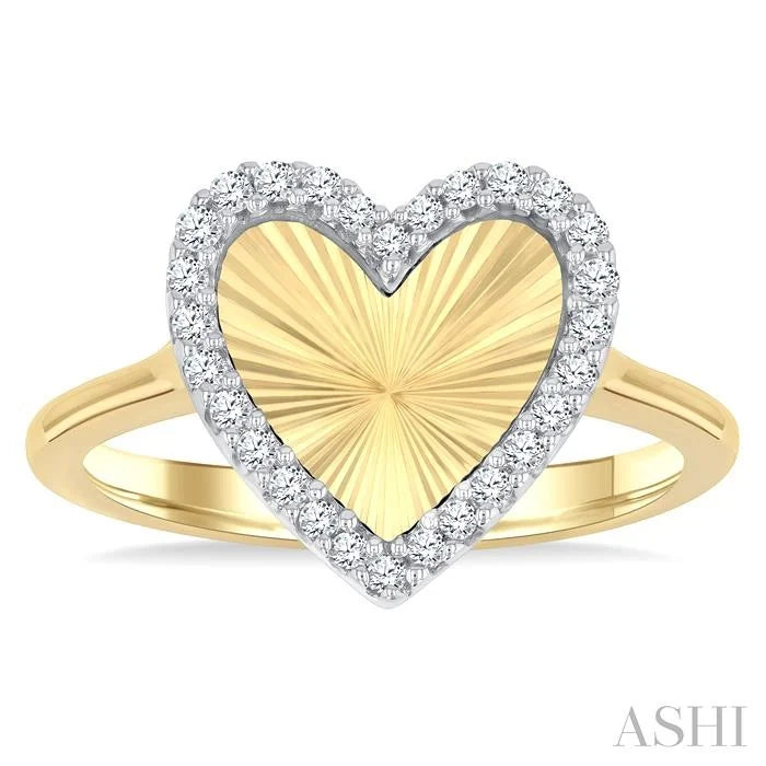 Heart Shape Fluted Diamond Fashion Ring