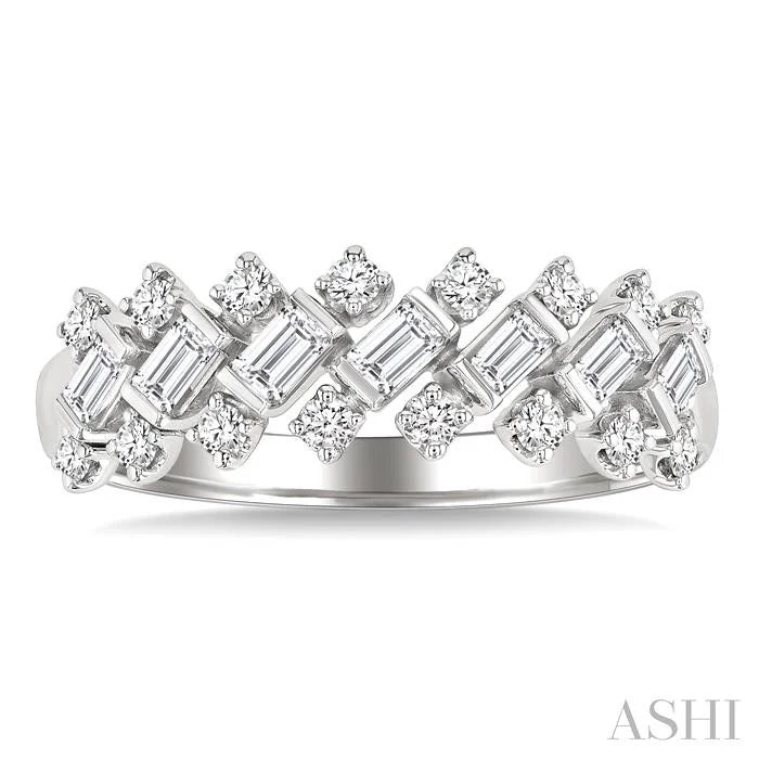 Scatter Baguette Diamond Fashion Band