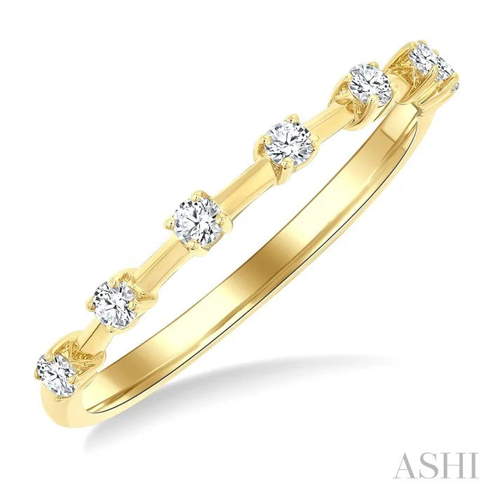 Floating Diamond Fashion Band