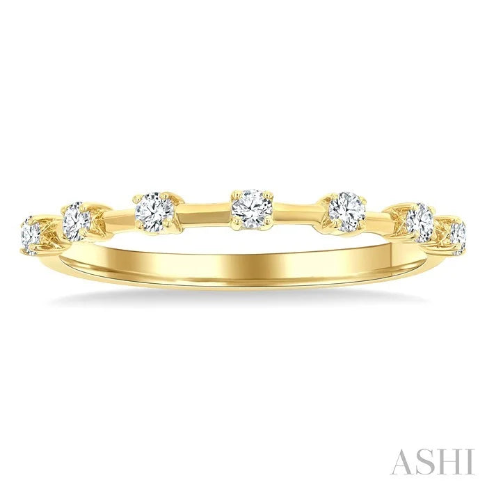 Floating Diamond Fashion Band