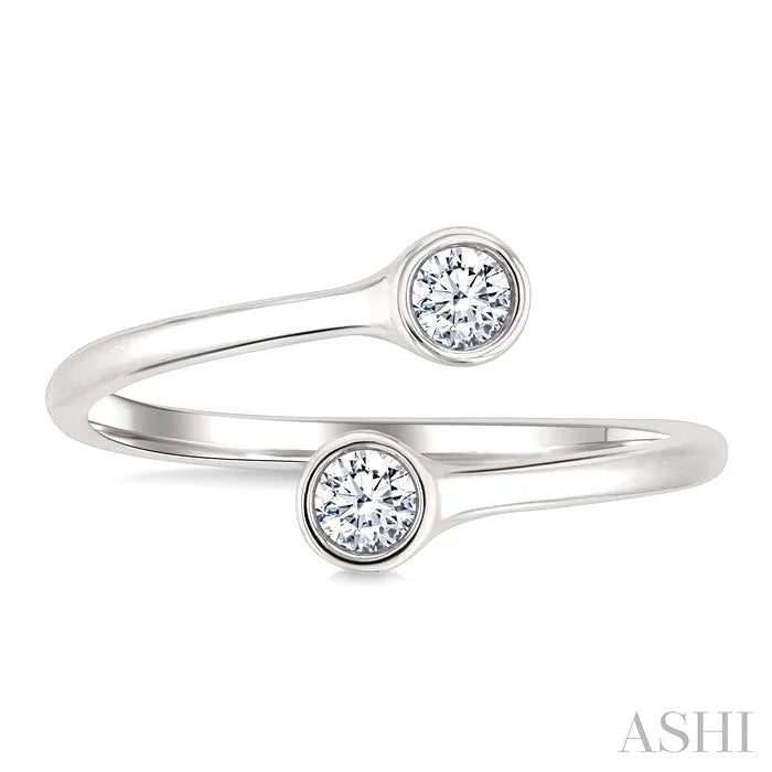 Round Shape Bezel Coil Diamond Fashion Ring