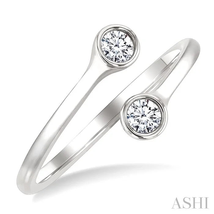 Round Shape Bezel Coil Diamond Fashion Ring