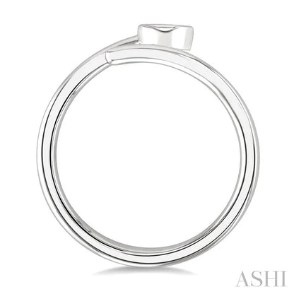 Oval Shape Bezel Bypass Diamond Fashion Ring