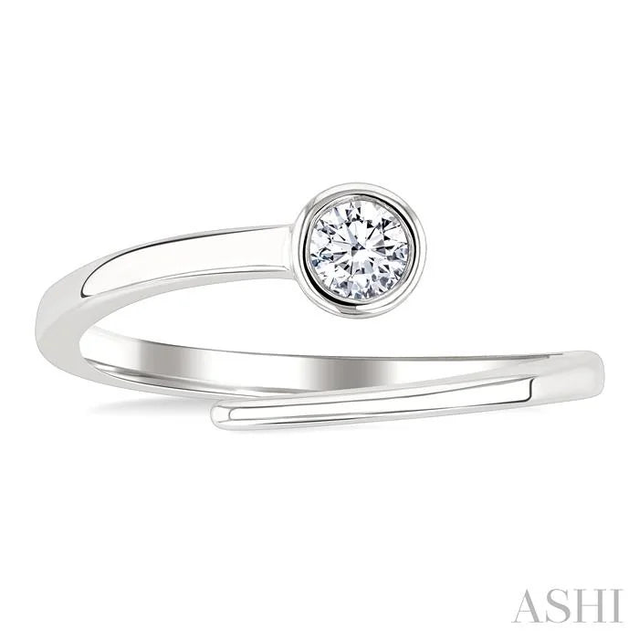 Round Shape Bezel Bypass Diamond Fashion Ring