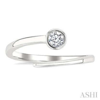 Round Shape Bezel Bypass Diamond Fashion Ring