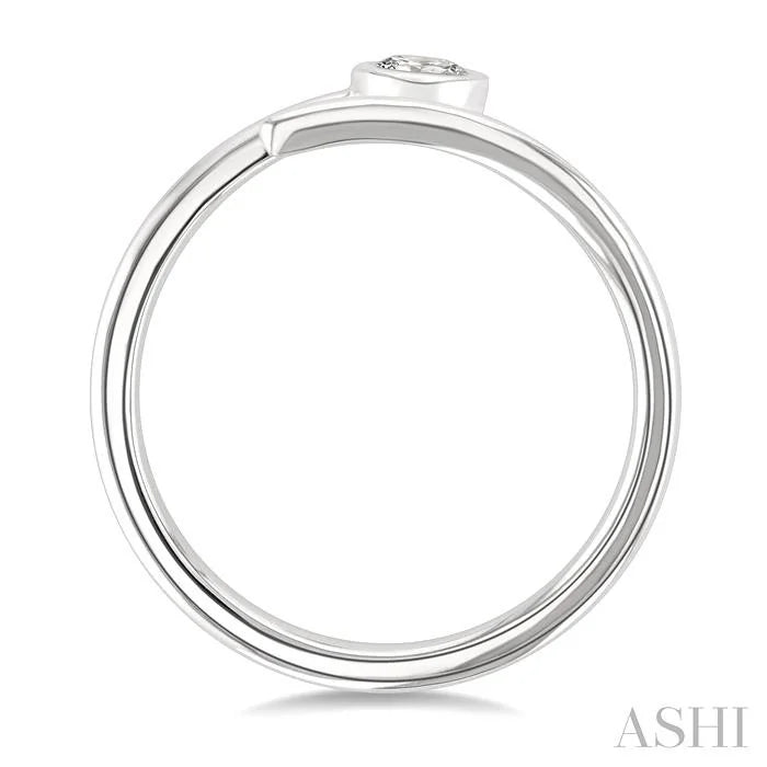 Round Shape Bezel Bypass Diamond Fashion Ring