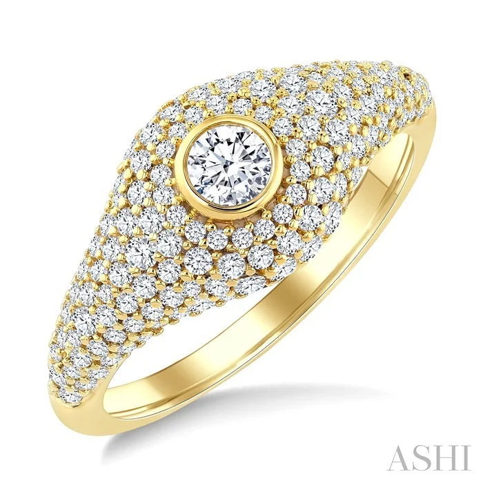 Pave-Set Round Shape Diamond Fashion Signet Ring
