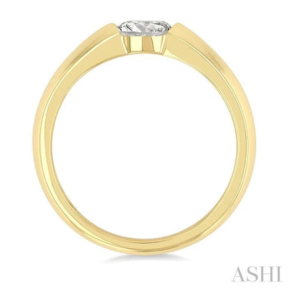 Oval Shape East-West Diamond Ring