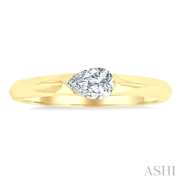 Pear Shape East-West Diamond Ring
