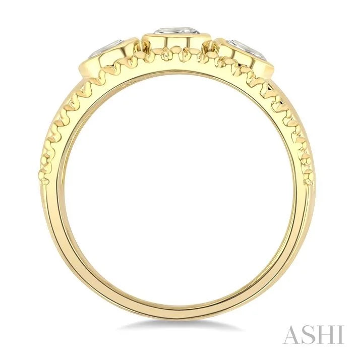 Bead Bijoux 3 Stone Bezel Diamond Fashion Ring