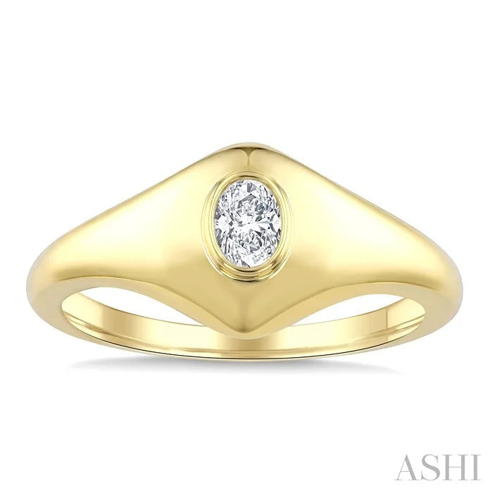 Golden Glow Oval Shape Diamond Fashion Signet Ring